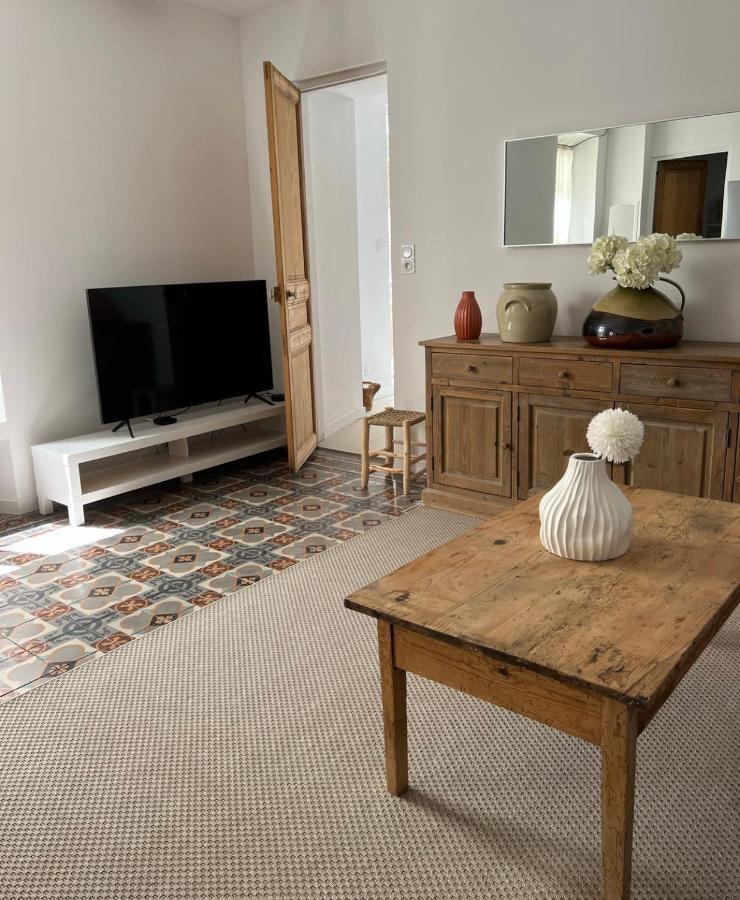 Casa Andrea Appartement Tout A Pied Avec Grand Jardin Санари-сюр-Мер Екстериор снимка