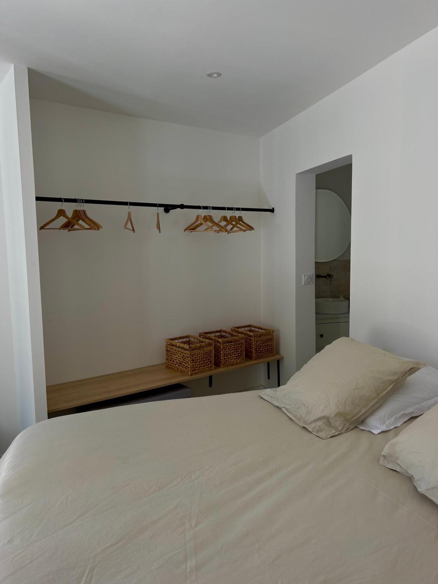 Casa Andrea Appartement Tout A Pied Avec Grand Jardin Санари-сюр-Мер Екстериор снимка