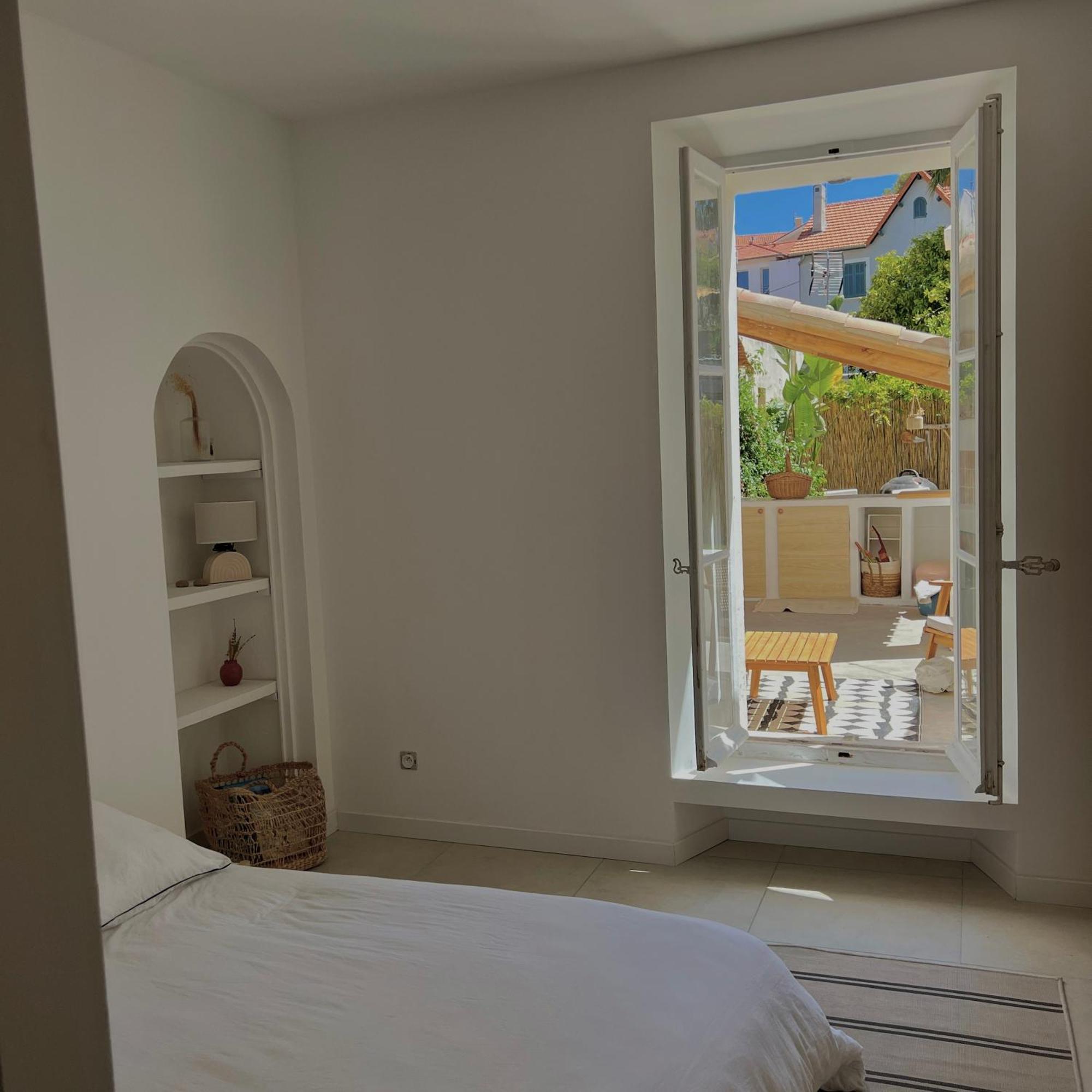 Casa Andrea Appartement Tout A Pied Avec Grand Jardin Санари-сюр-Мер Екстериор снимка